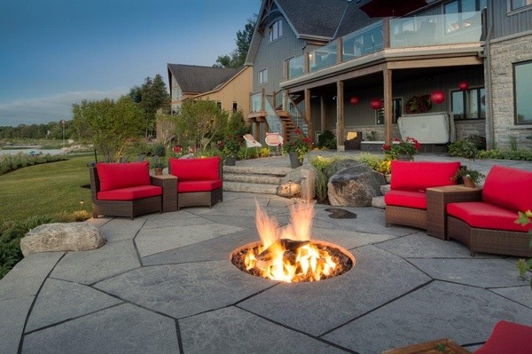 Outdoor Firepits and Fire Tables